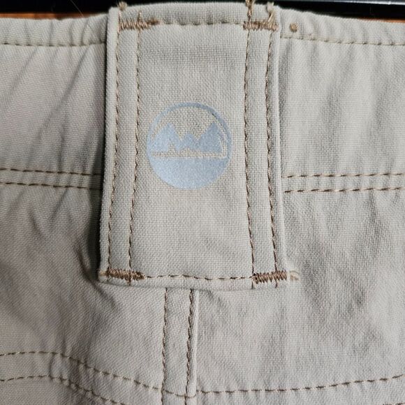 Wrangler Cargo Shorts Men’s W 42 Tan Casual Utility Pockets Outdoor Hiking Work - Picture 2 of 6